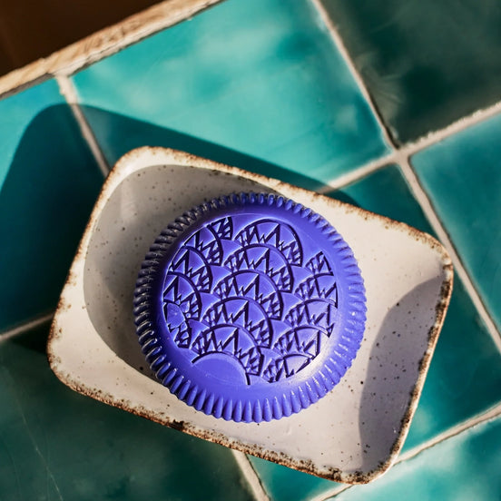Baobab Collection Manhattan scented soap enriched with baobab oil. A moisturising 150 g soap with fresh aromatic notes of cypress, lavender, and papyrus, inspired by the elegance and energy of New York City. Archideco Interior Gallery | archideco-interior.com