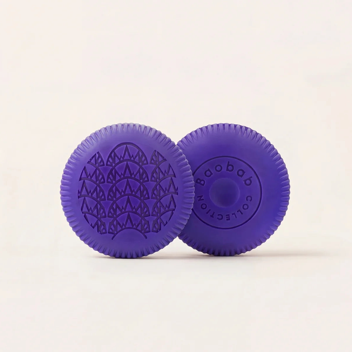 Baobab Collection Manhattan scented soap enriched with baobab oil. A moisturising 150 g soap with fresh aromatic notes of cypress, lavender, and papyrus, inspired by the elegance and energy of New York City. Archideco Interior Gallery | archideco-interior.com