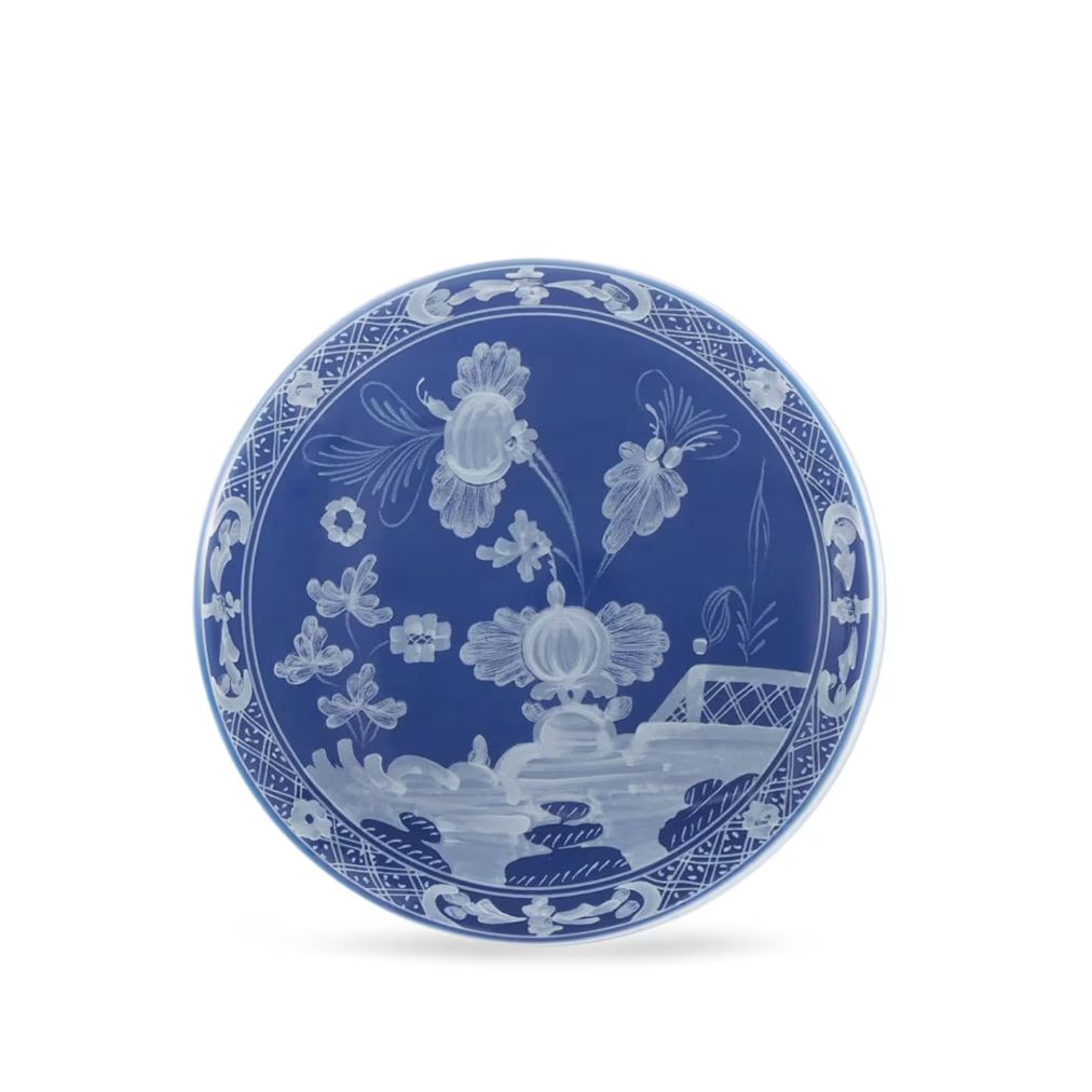 Shop the Ginori 1735 Oriente Italiano Indaco porcelain trinket box. Handcrafted in Italy with iconic floral design and lid. Fast worldwide shipping.