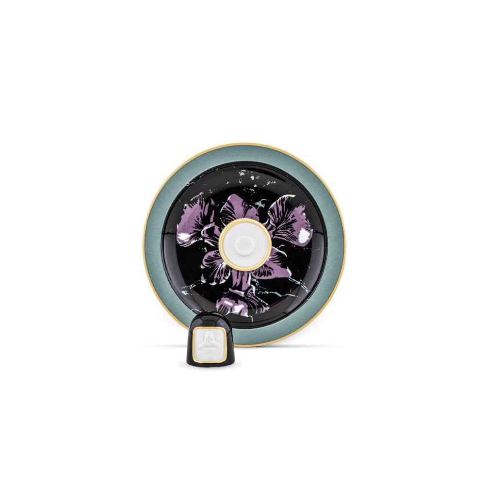 Discover the artistic elegance of the Il Frate Water Porcelain Incense Burner, a collectible fragrance accessory from the exclusive LCDC Collection by designer Luca Nichetto. Crafted from fine porcelain, this luxury incense holder combines Renaissance inspiration, contemporary design, and Italian craftsmanship to create a distinctive decorative piece for refined interiors.
