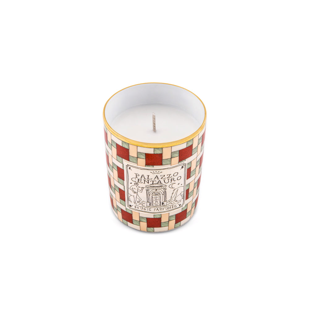 Experience a refined sensory journey with this luxury scented candle from the Profumi Luchino Collection by Ginori 1735, where elegant woody and incense notes create a unique and atmospheric home fragrance. Inspired by a majestic palace overlooking the Grand Canal, this artistic candle celebrates the imagination of British designer and artist Luke Edward Hall and his passion for Greco-Roman mythology.