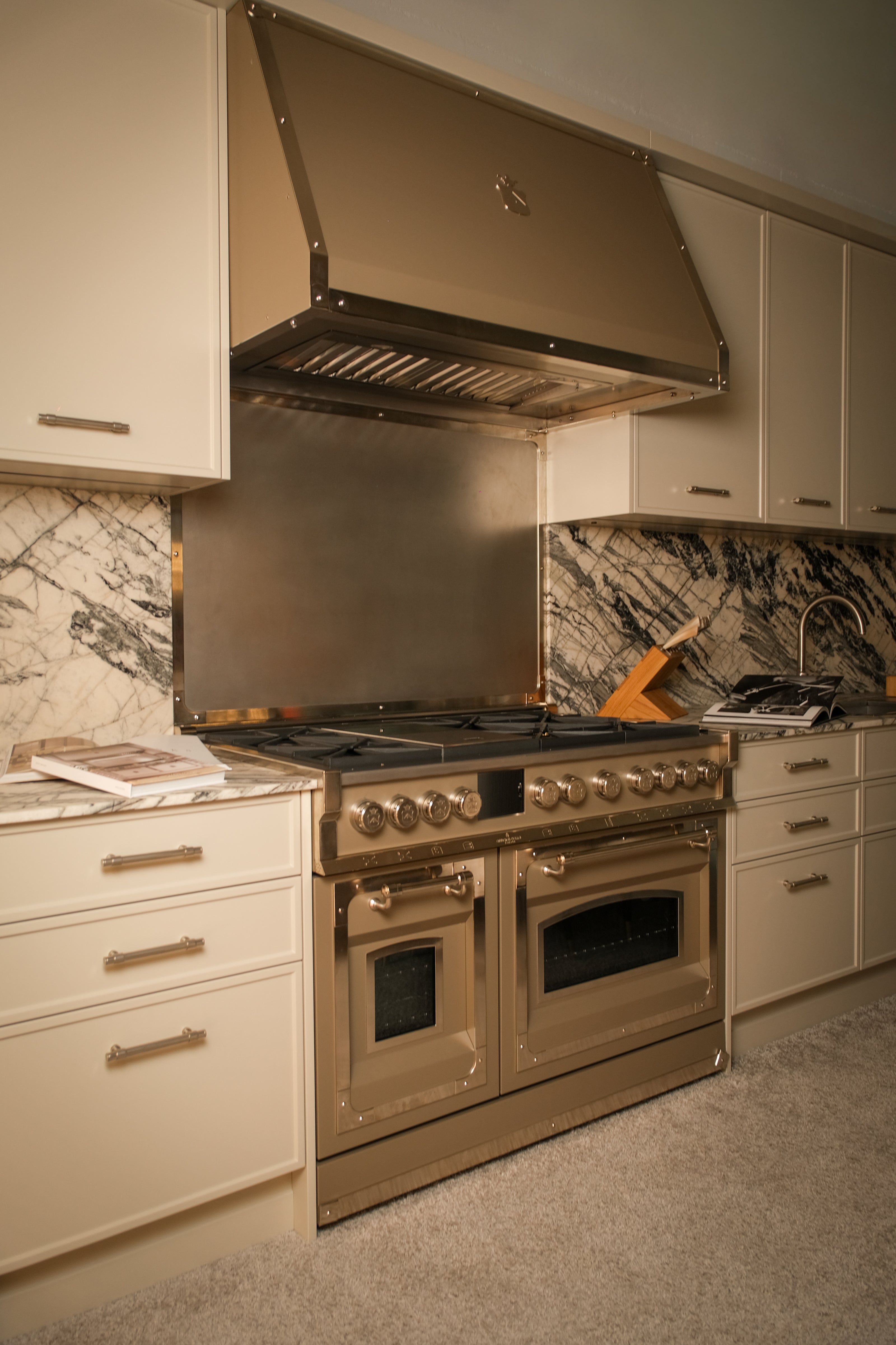 Fully equipped kitchen with Officine Gullo appliances