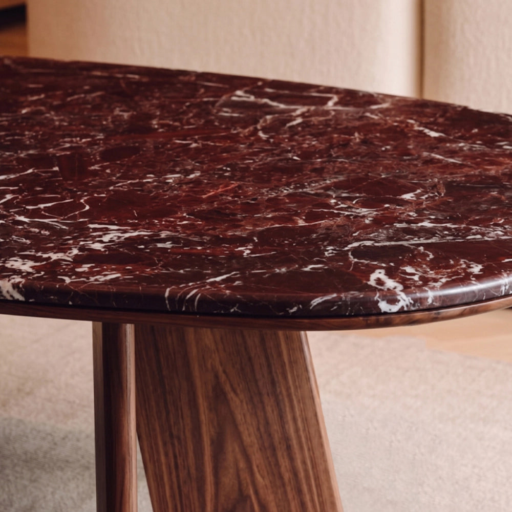 The Maximus Table by Medea 1905, designed as part of the Tara Bernerd for Medea 1905 Collection, combines generous proportions with refined material contrasts and a distinctive architectural character.