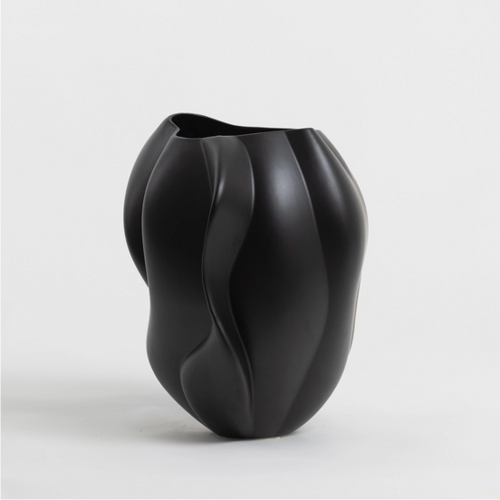 THE EMBRACE vase