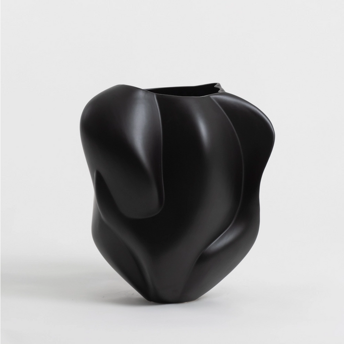 THE EMBRACE vase