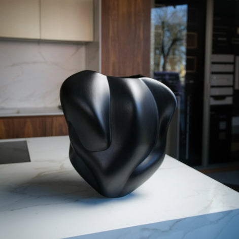 THE EMBRACE vase