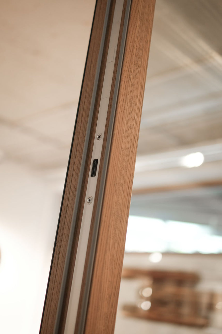 Discover FLOA, the Passivhaus-certified wood-aluminium lift-and-slide system designed for contemporary architecture. Create seamless indoor-outdoor living with panoramic glazing, minimal frames, exceptional thermal performance and expert project specification support from Archideco. Available for project specification and volume orders.