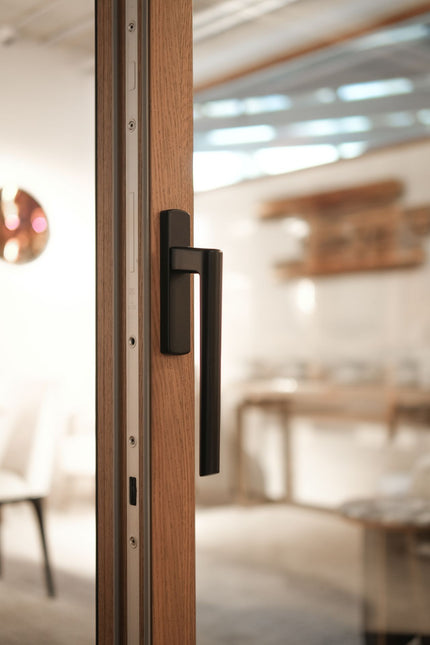 Discover FLOA, the Passivhaus-certified wood-aluminium lift-and-slide system designed for contemporary architecture. Create seamless indoor-outdoor living with panoramic glazing, minimal frames, exceptional thermal performance and expert project specification support from Archideco. Available for project specification and volume orders.