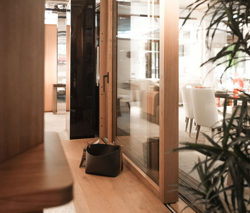 Discover FLOA, the Passivhaus-certified wood-aluminium lift-and-slide system designed for contemporary architecture. Create seamless indoor-outdoor living with panoramic glazing, minimal frames, exceptional thermal performance and expert project specification support from Archideco. Available for project specification and volume orders.